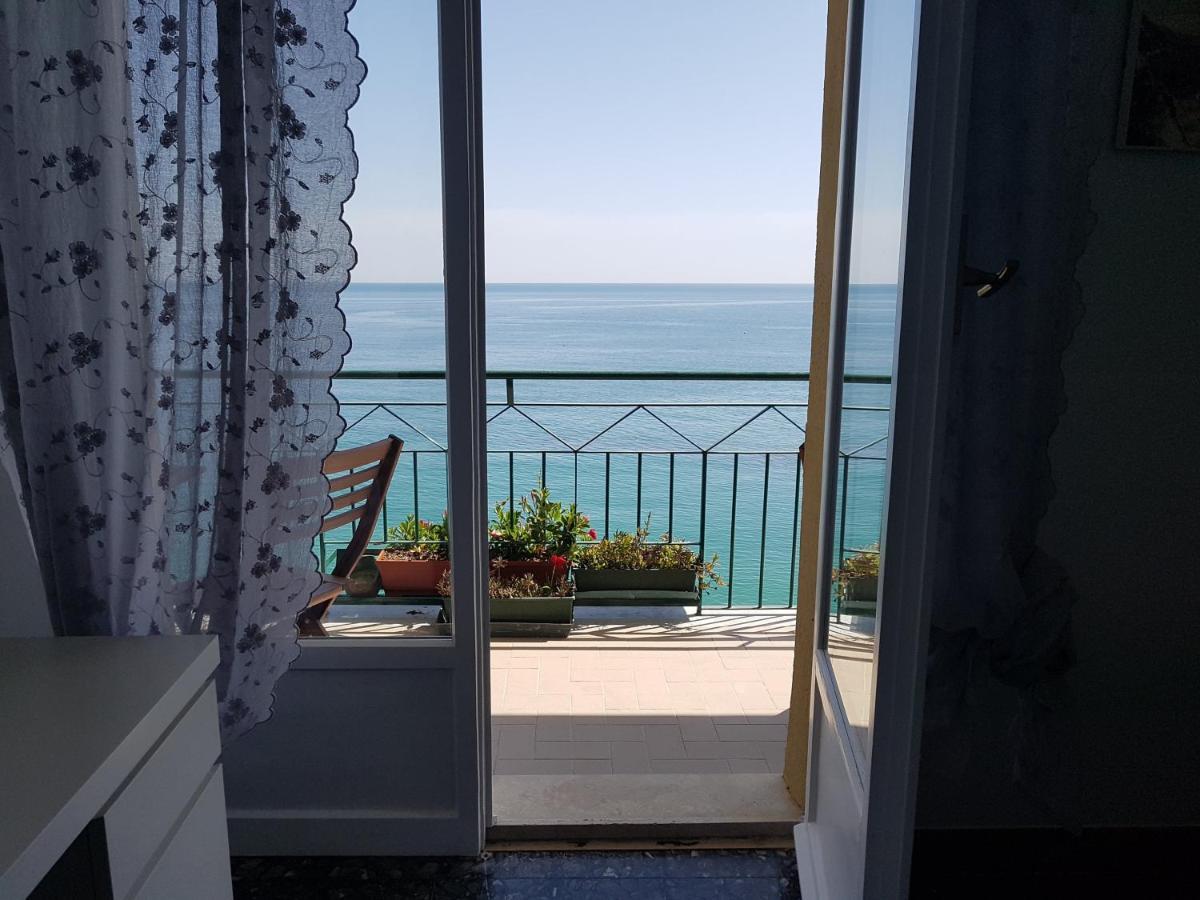 Bea'S Apartment - The Window To The Sea - Seafront Monterosso al Mare Luaran gambar